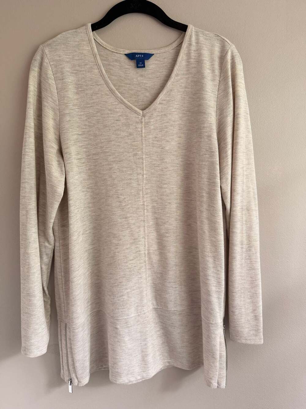 Apt. 9 Ladies Long Sleeve V-Neck Top Size M Heather Beige Zipper Sides